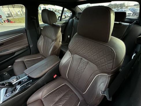Used 2022 BMW 530i xDrive 530i xDrive w/ Luxury Seating Package image 10