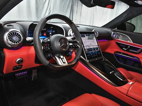 Used 2022 Mercedes-Benz SL 63 AMG 4MATIC w/ Driver Assistance Package image 22