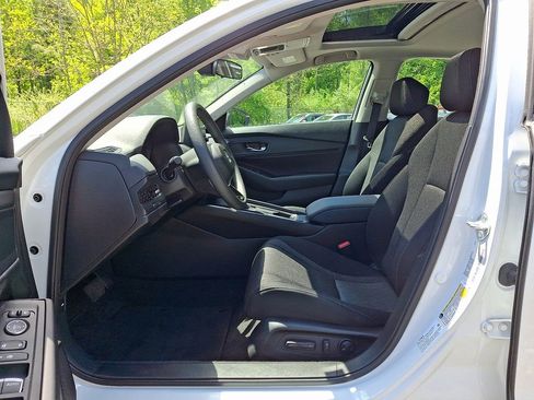 Used 2023 Honda Accord EX image 13