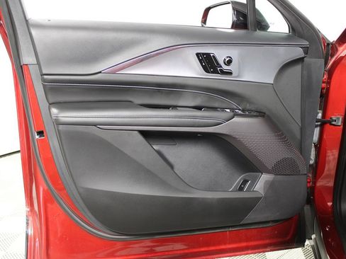Used 2024 Cadillac Lyriq Tech RWD image 8
