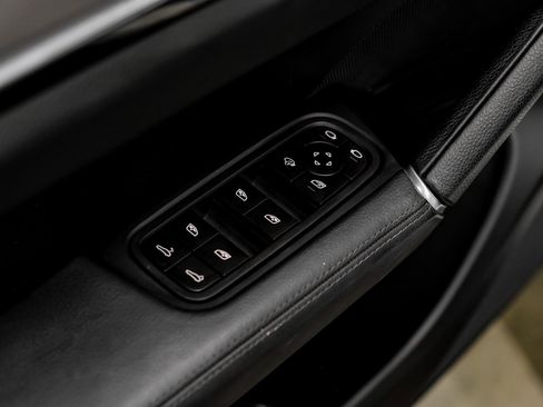 Used 2023 Porsche Cayenne Base image 56