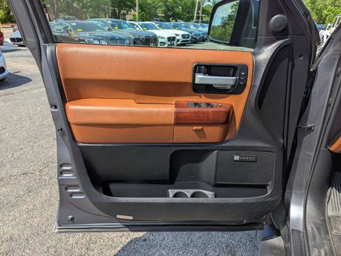 Used 2017 Toyota Sequoia Platinum AWD/4WD image 11