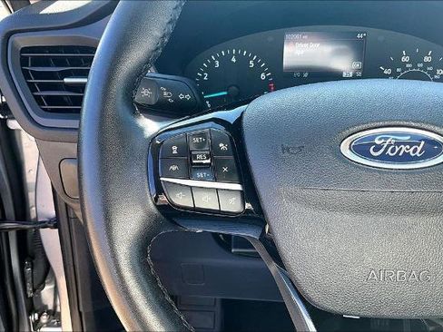 Certified 2022 Ford Escape SE w/ Cold Weather Package FWD image 17