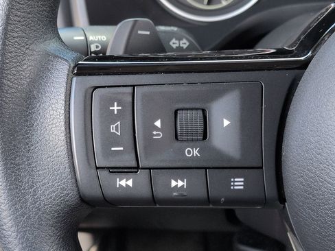 Used 2023 Nissan Rogue SV FWD image 24