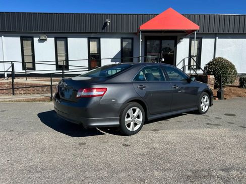 Used 2011 Toyota Camry SE image 6