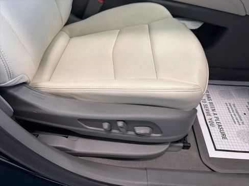 Used 2024 Cadillac XT6 Premium Luxury w/ LPO, Floor Liner Package AWD/4WD image 15