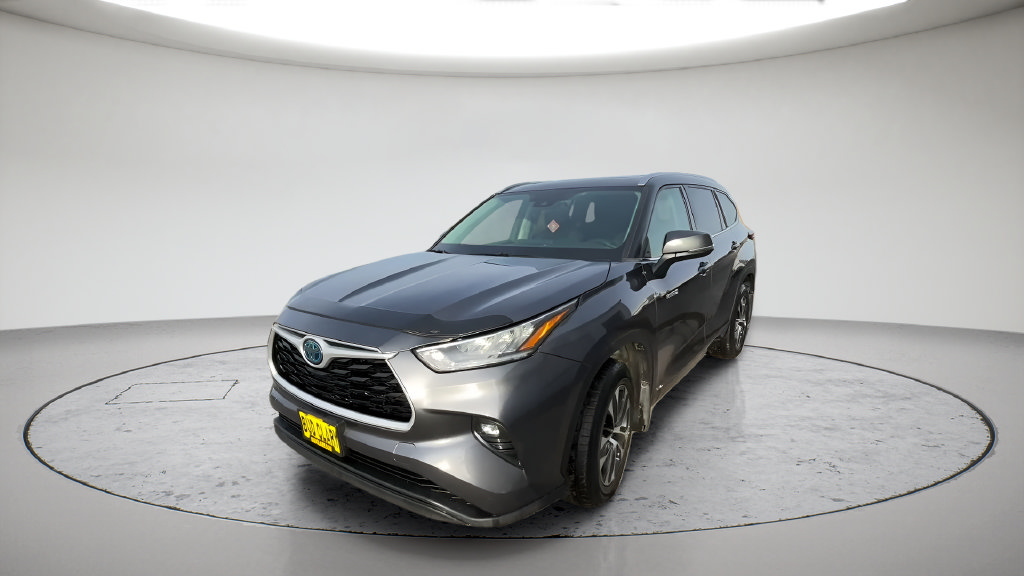 Certified 2020 Toyota Highlander XLE AWD/4WD image 1