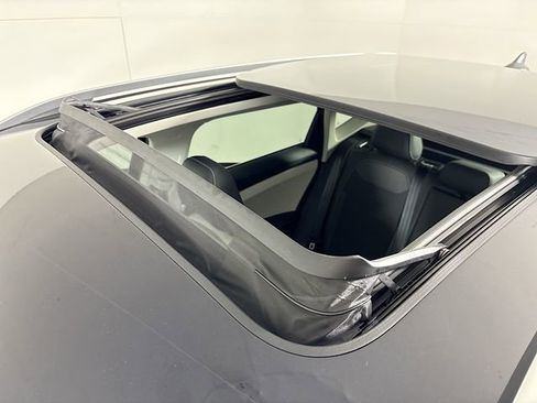 New 2025 Volkswagen Taos SE image 21