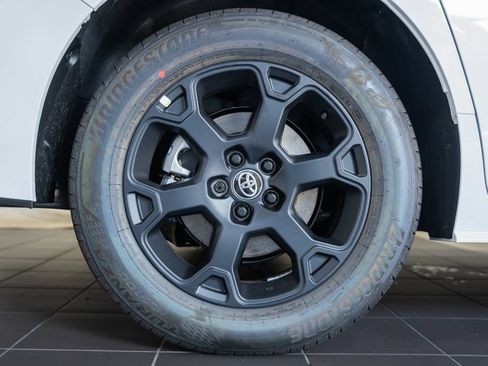 New 2026 Toyota Sienna XLE Woodland Edition AWD/4WD image 19