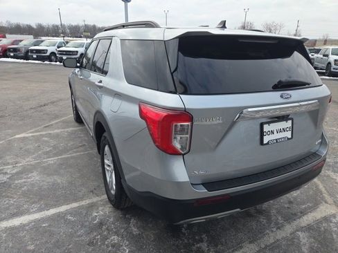 Used 2022 Ford Explorer XLT w/ Equipment Group 202A image 3