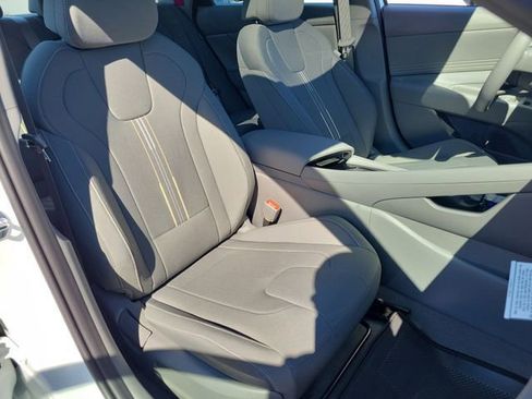 New 2026 Hyundai Elantra SEL Sport Premium image 17