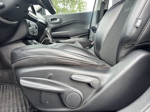 Used 2019 Jeep Compass Latitude AWD/4WD image 12
