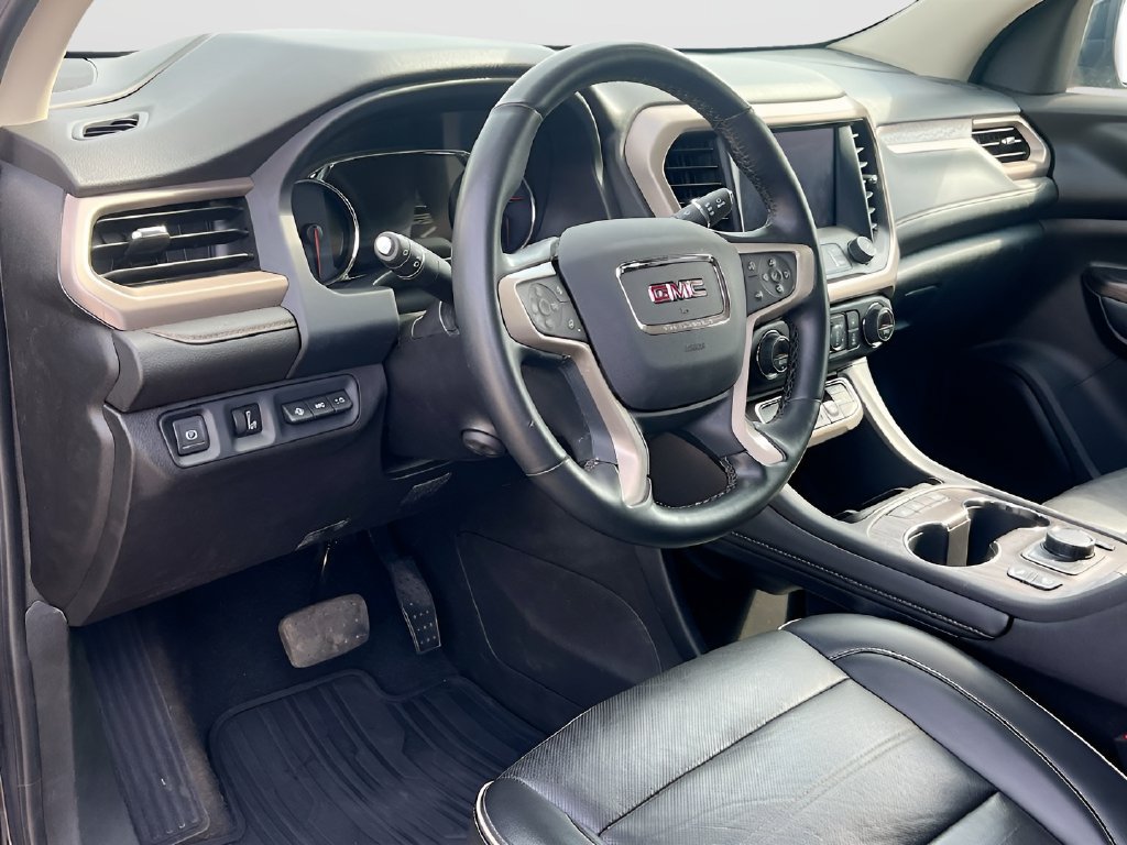 Used 2023 GMC Acadia Denali w/ Black Diamond Edition FWD image 9