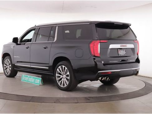 Used 2022 GMC Yukon XL Denali w/ Denali Ultimate Package AWD/4WD image 8