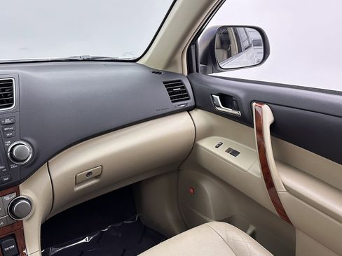 Used 2011 Toyota Highlander Limited image 29