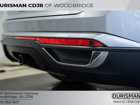 Used 2022 Volkswagen Atlas Cross Sport SE AWD/4WD image 7