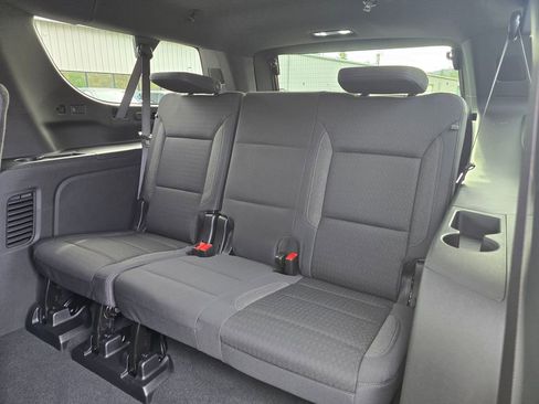 New 2026 Chevrolet Suburban LS image 12