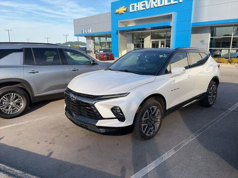 Used 2023 Chevrolet Blazer RS w/ Driver Confidence II Package FWD image 1