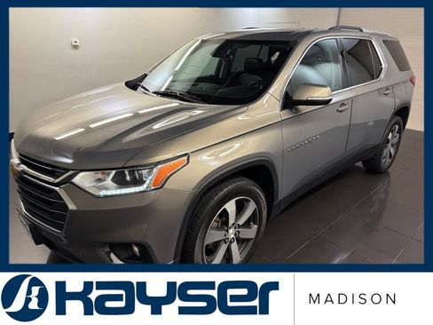 Used 2018 Chevrolet Traverse LT FWD image 3