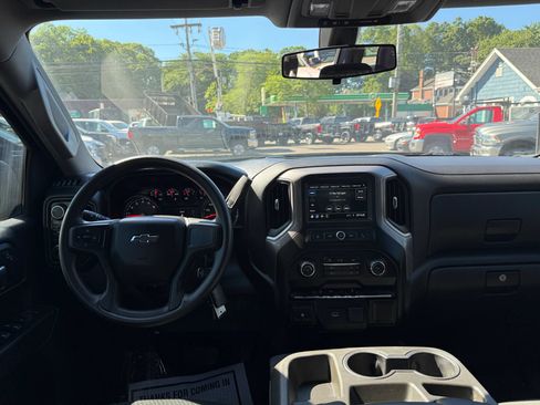 Used 2019 Chevrolet Silverado 1500 Custom Trail Boss w/ Custom Convenience Package AWD/4WD image 16