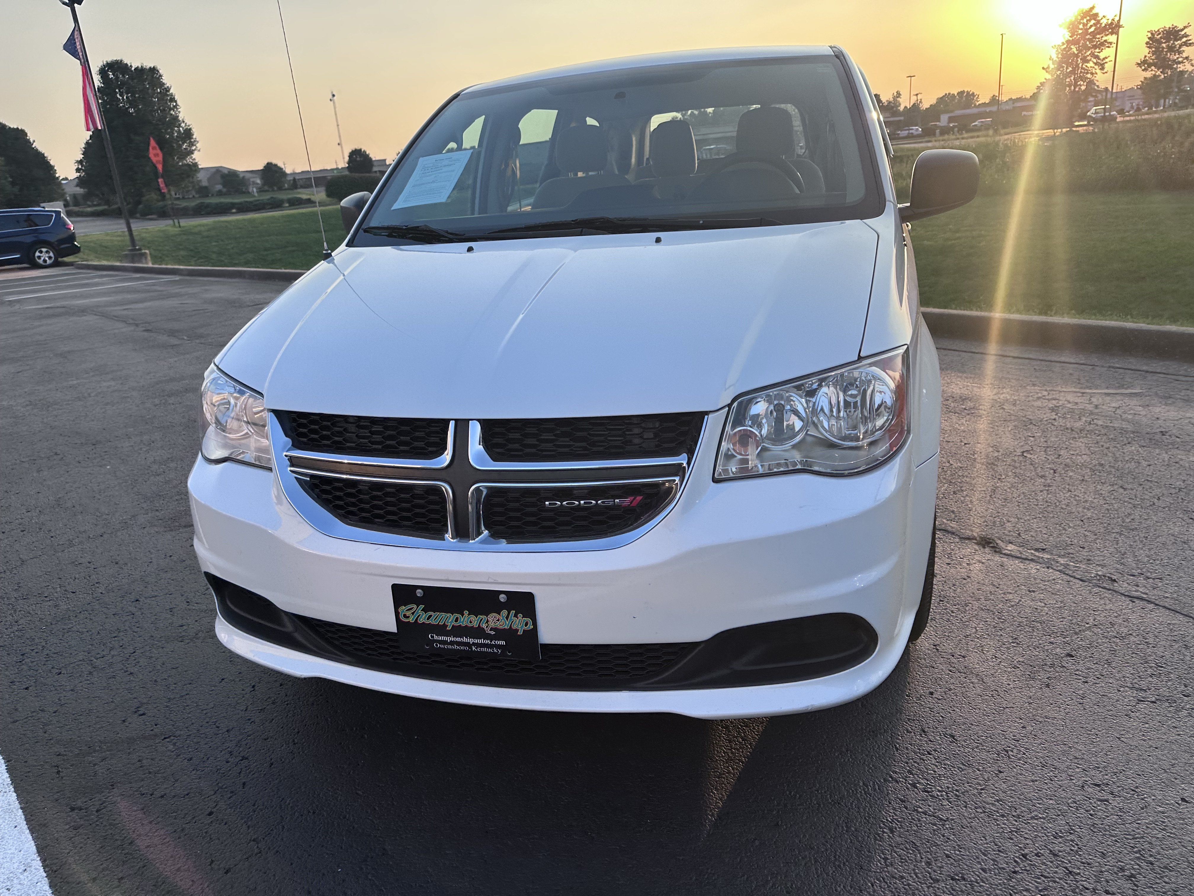 Used 2015 Dodge Grand Caravan American Value Package FWD image 5