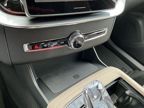 New 2026 Volvo XC90 T8 Plus w/ Protection Package Premier AWD/4WD image 19