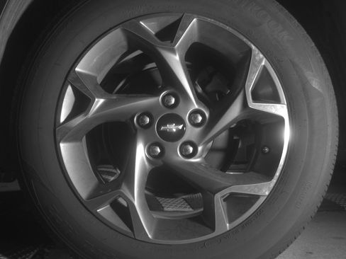 Used 2025 Chevrolet Trax LT FWD image 14