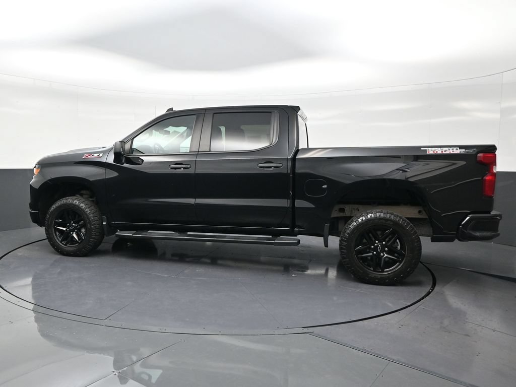 Used 2024 Chevrolet Silverado 1500 Custom Trail Boss AWD/4WD image 2