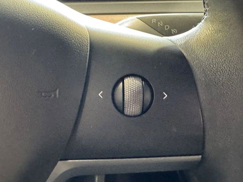 Used 2023 Tesla Model Y 2WD image 18