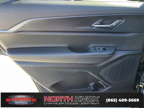 New 2025 Jeep Grand Cherokee L Altitude image 17