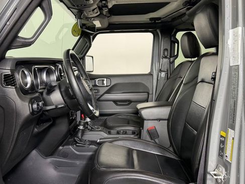 Used 2022 Jeep Wrangler Unlimited Sahara AWD/4WD image 12