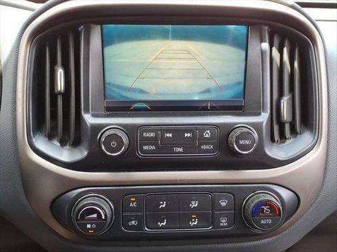 Used 2018 Chevrolet Colorado Z71 AWD/4WD image 17