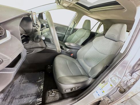 Certified 2022 Toyota RAV4 XLE w/ Convenience Package AWD/4WD image 12