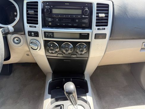 Used 2004 Toyota 4Runner SR5 AWD/4WD image 17