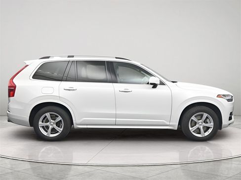 Used 2019 Volvo XC90 T5 Momentum image 10