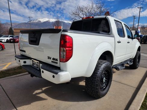 Used 2020 Nissan Frontier SV w/ Midnight Edition Floor Mats image 5