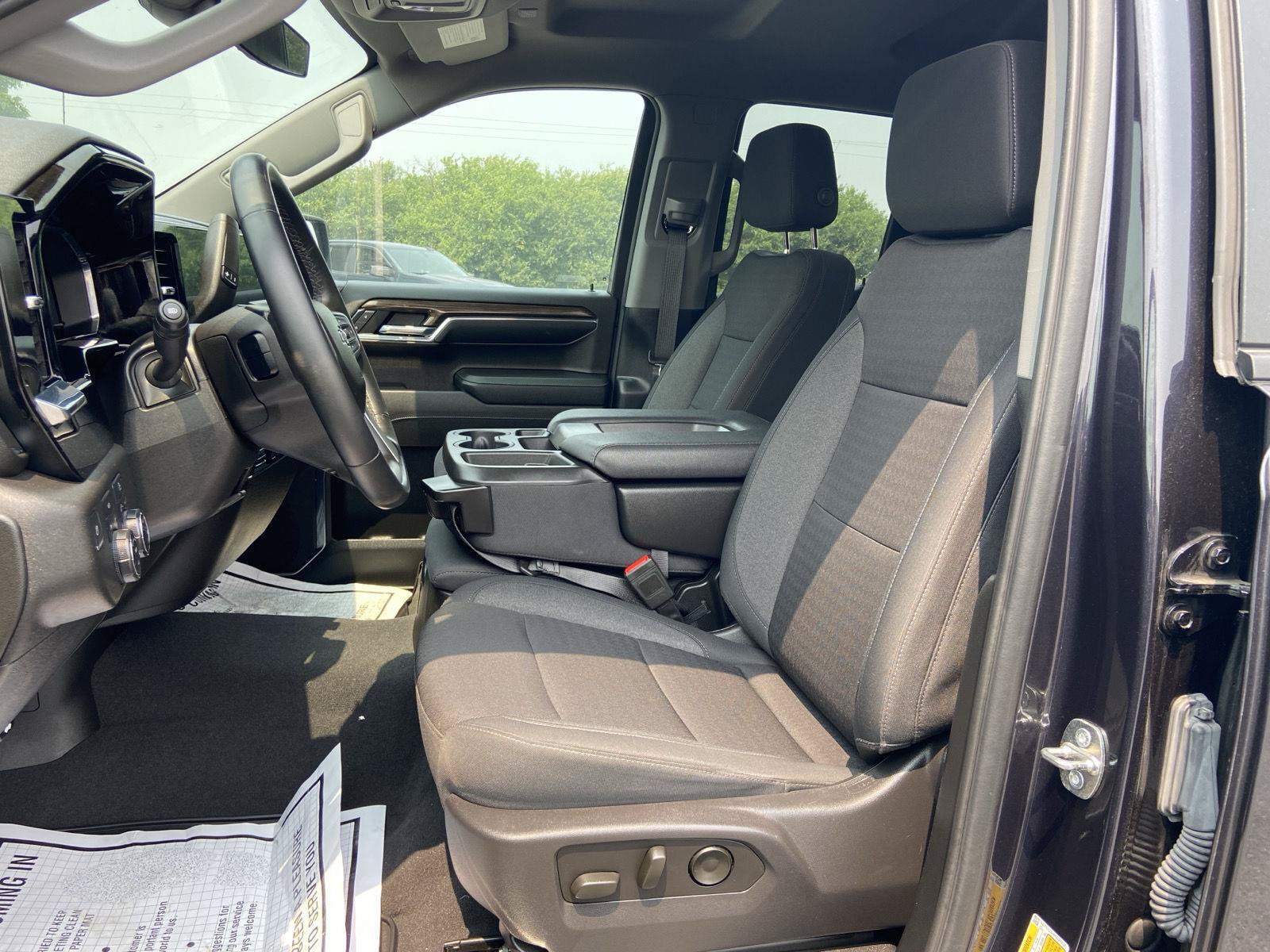Used 2023 Chevrolet Silverado 1500 RST AWD/4WD image 24