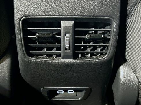 Used 2024 Toyota Corolla Cross AWD Hybrid image 21
