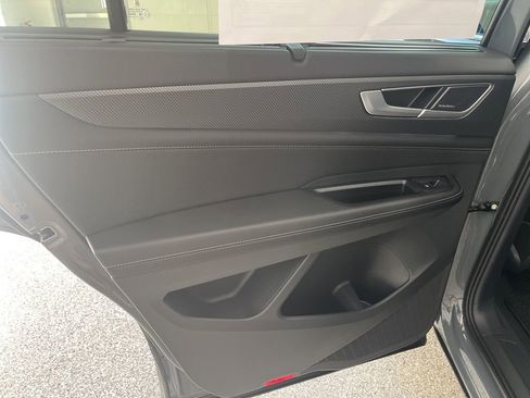 New 2026 Volkswagen Atlas Cross Sport SEL Premium R-Line image 31