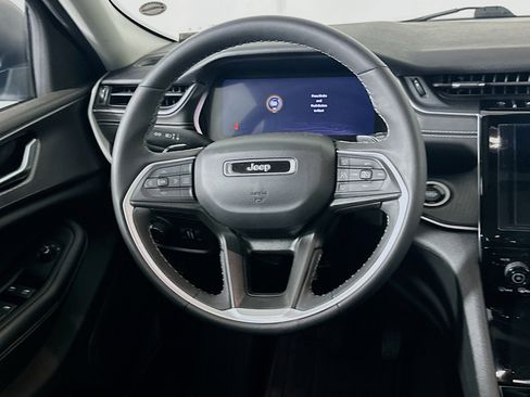 Used 2023 Jeep Grand Cherokee L Laredo w/ Luxury Tech Group I image 18