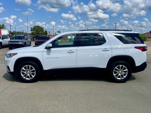 Used 2019 Chevrolet Traverse LT FWD image 4