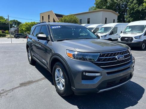 Certified 2023 Ford Explorer XLT w/ Equipment Group 202A AWD/4WD image 3