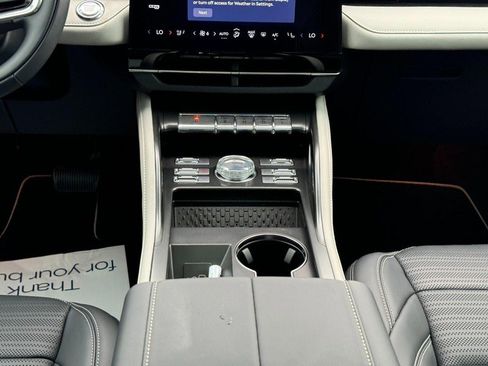 Used 2024 Lincoln Nautilus Reserve w/ Equipment Group 202A image 16