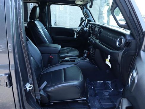 Used 2022 Jeep Wrangler Unlimited Sahara w/ Cold Weather Group image 8