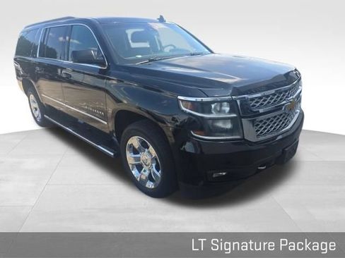 Used 2018 Chevrolet Suburban LT w/ LT Signature Package AWD/4WD image 10