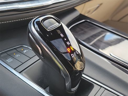 Used 2023 Cadillac Escalade Premium Luxury w/ LPO, Radiant Package image 33