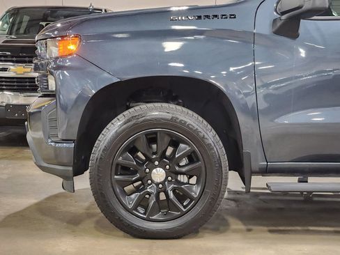 Used 2020 Chevrolet Silverado 1500 Custom w/ LPO, Dark Essentials Package RWD image 18