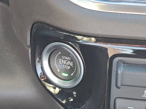 Used 2022 Chevrolet Silverado 1500 LTZ image 24