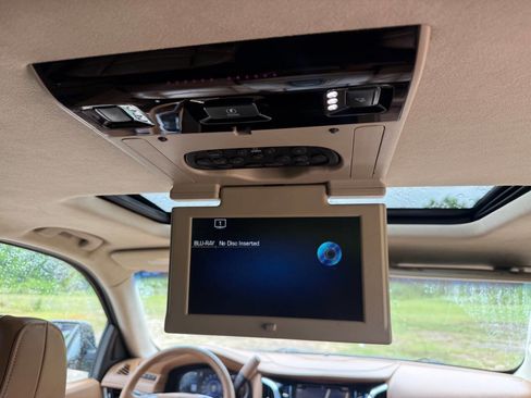 Used 2016 Cadillac Escalade Platinum AWD/4WD image 19