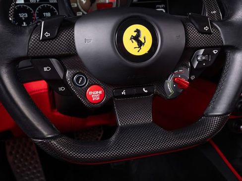 Used 2019 Ferrari Portofino RWD image 37
